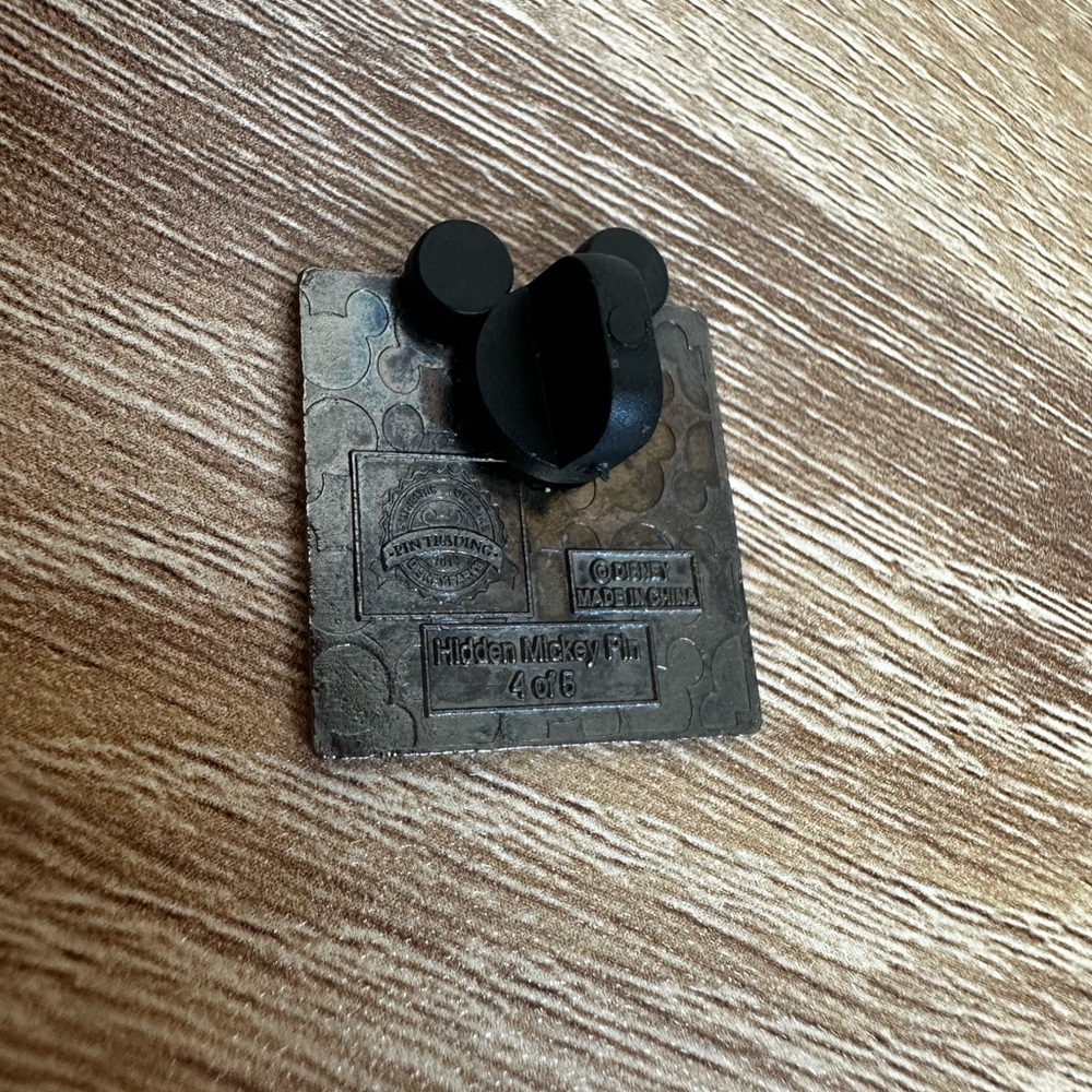 Disney Pin Lucky Rabbit - Picture 4 of 6
